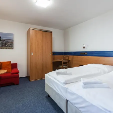Hotelovy Dum Kaskada - 4* Kurdějov