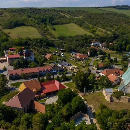 Hotel Kaskada - & Art Wine Hall