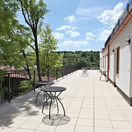 Kaskada - & Art Wine Hall Hotel